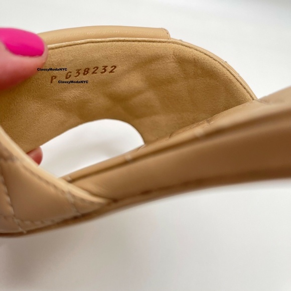 ❌❌SOLD Chanel Beige Slides Sandals Gold CC Logo Turnlock Sandal Flip Flop - Picture 11 of 13